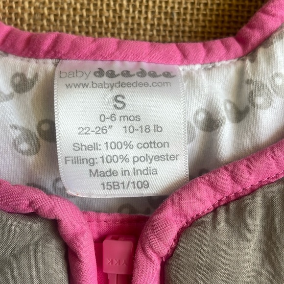 EUC Baby Dee Dee Sleep Nest in gray and pink - Picture 5 of 8